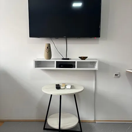 28 Apartment *