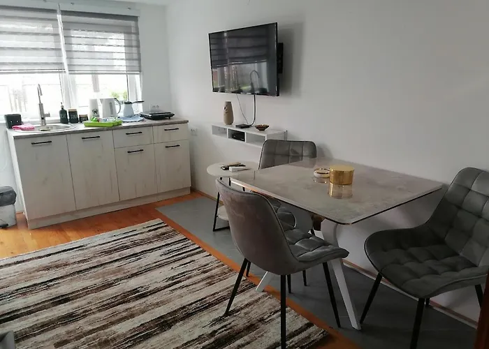 28 * באינה באשטה